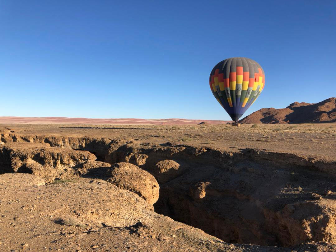hot air balloon namibia